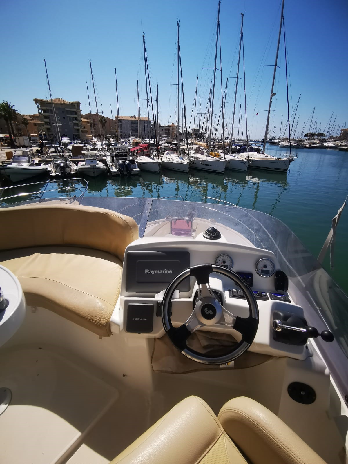 slider 17 Beneteau Antares 36